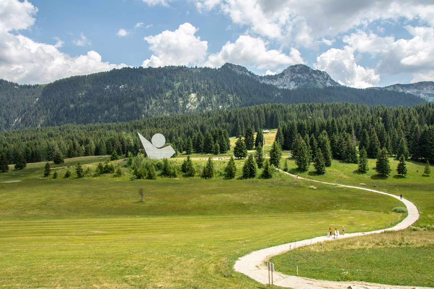 Le monument national à la résistance au Plateau des Glières