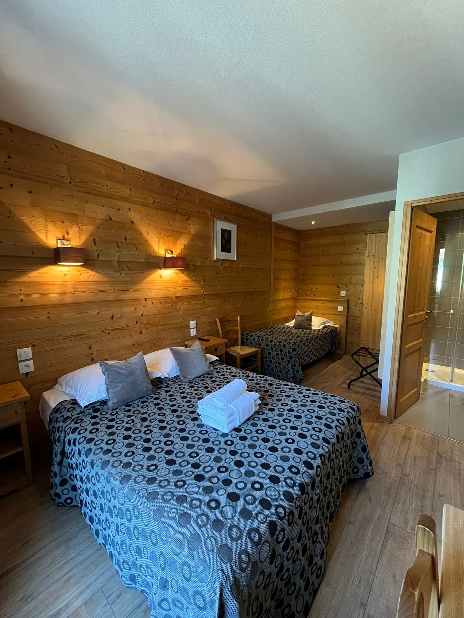 Détail de CHAMBRE TRIPLE 7