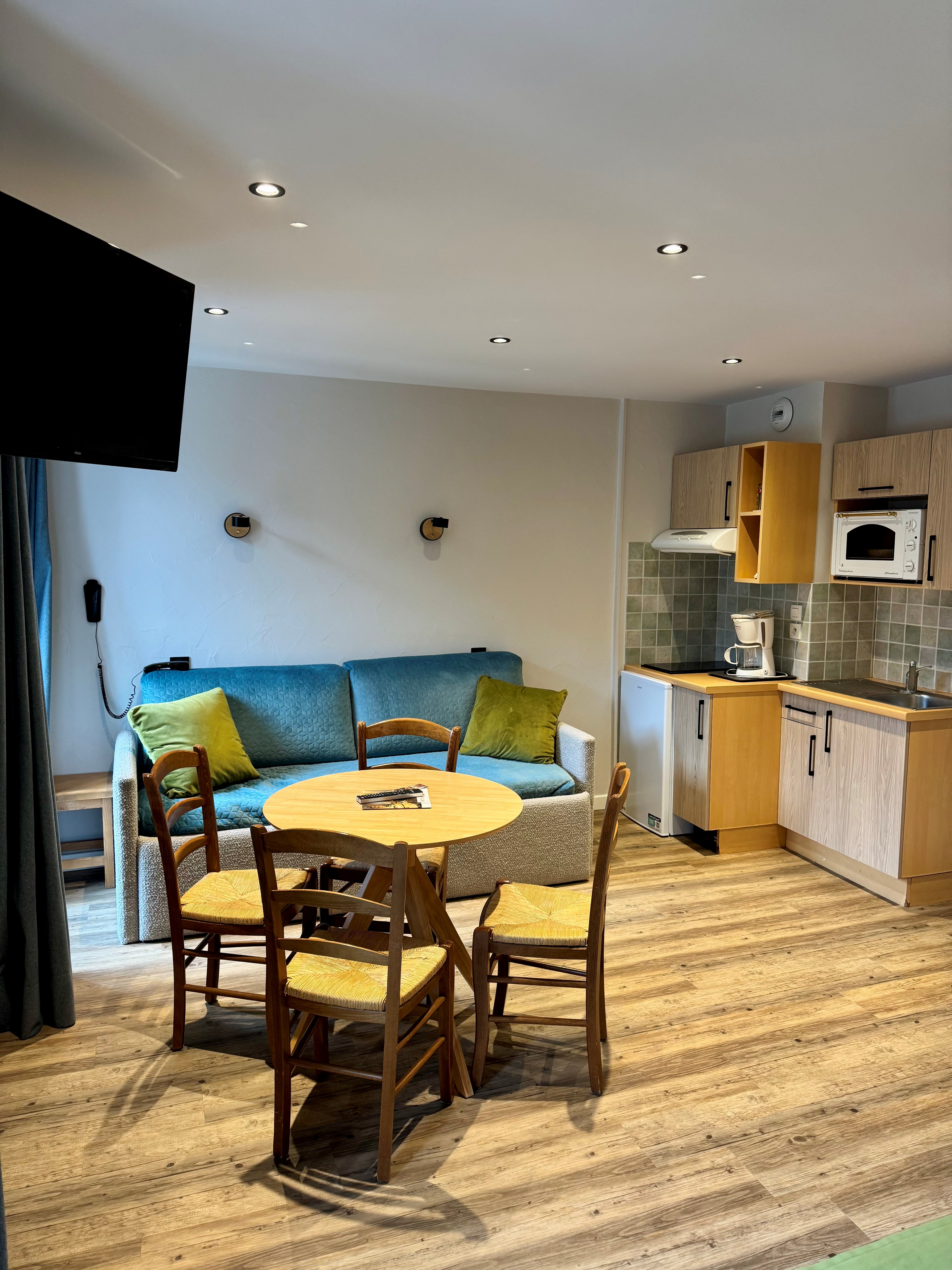 GRAND STUDIO n°210